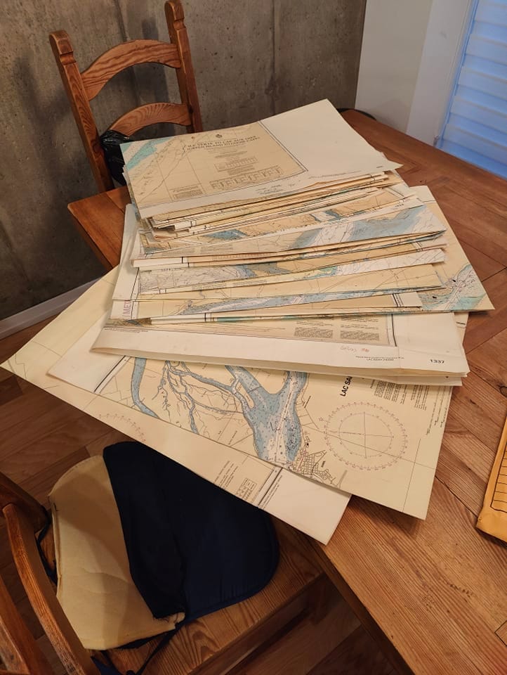 Quatre pouces de cartes!