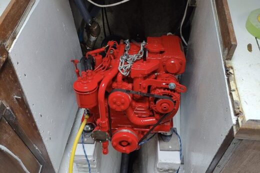 Un moteur installé.