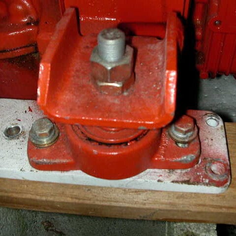 Engine fastened on the bearers